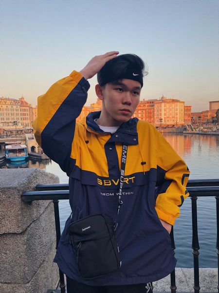 Kenneth - ID: 207879