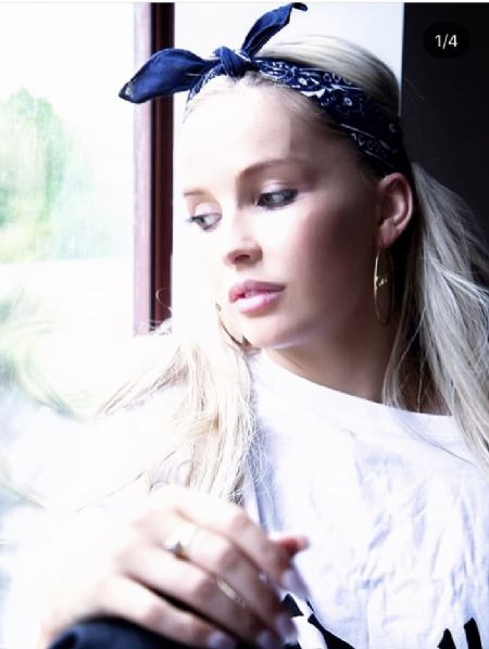Saskia - ID: 277396 - 567233