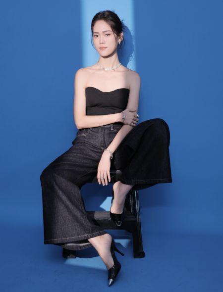 Ellie - ID: 396739