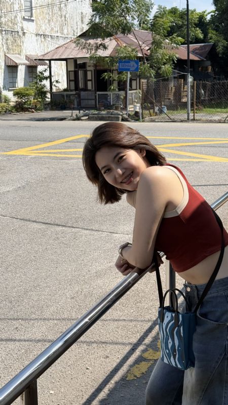 Yongyee - ID: 402896 - 733692