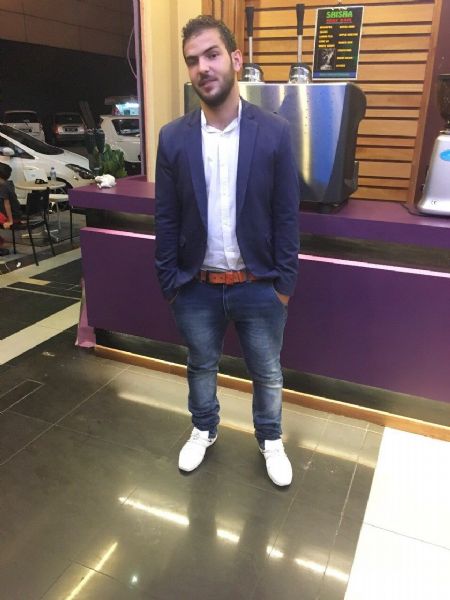 Ali faisal - ID: 49562